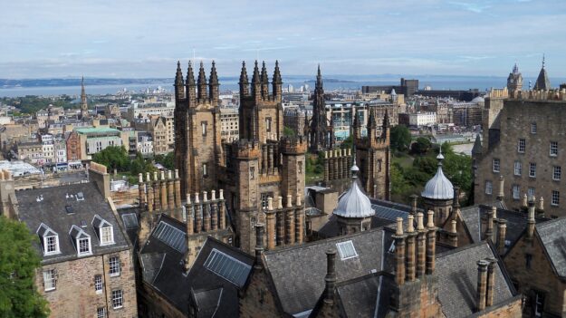 Gran Tour della Scozia 2026 – Edimburgo, Loch Ness, Isola di Skye, Highlands con guida in italiano