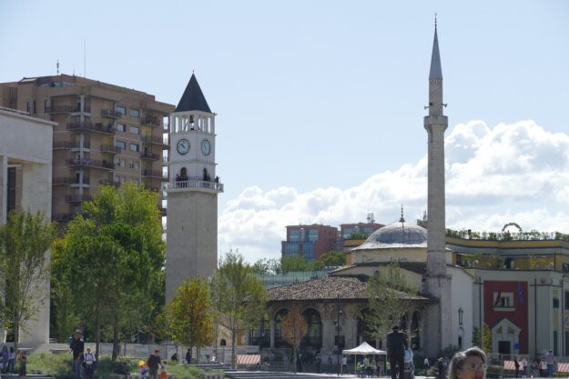 tirana-2798900_1280